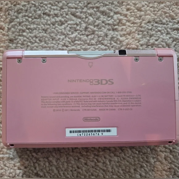 Nintendo 3DS + Games - Picture 4 of 8